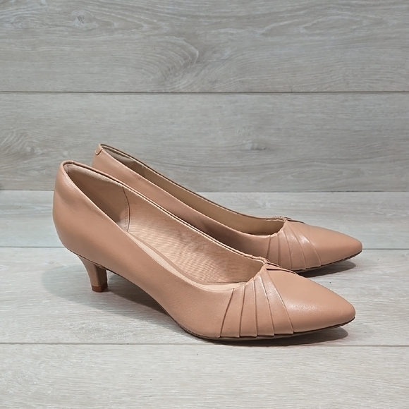 Collection By Clarks Elegant Women's Pumps The Pointed Toe Heels Shoes 9M - Picture 1 of 11